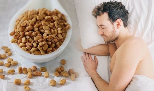 The 7 Best Foods and Drinks to Have Before Bed